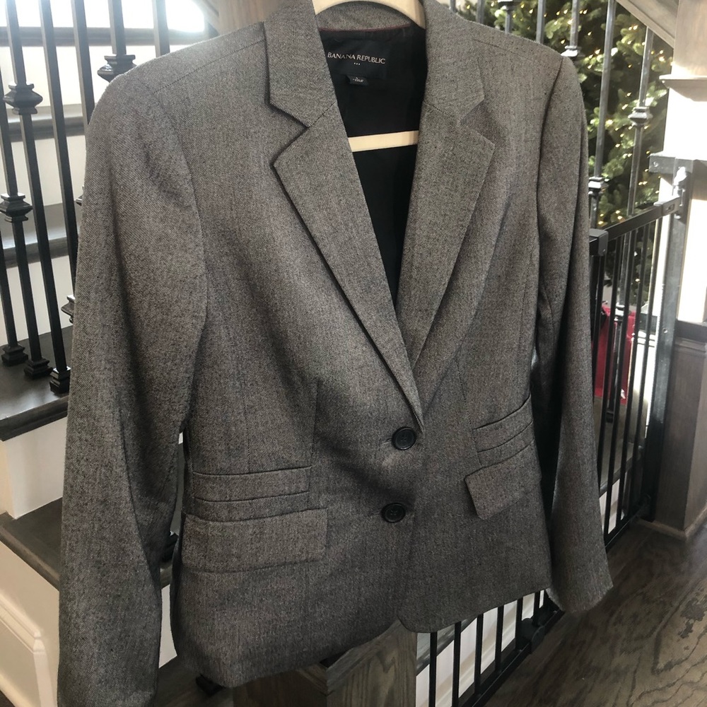 Women’s Banana Republic Business Suite